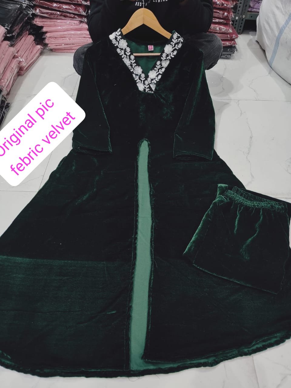 Green Pure Velvet Suit Set with Thread Embroidery